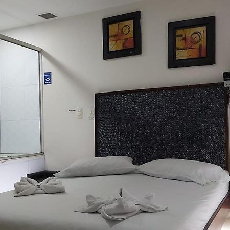 Hotel Marat Suite Медельїн Екстер'єр фото